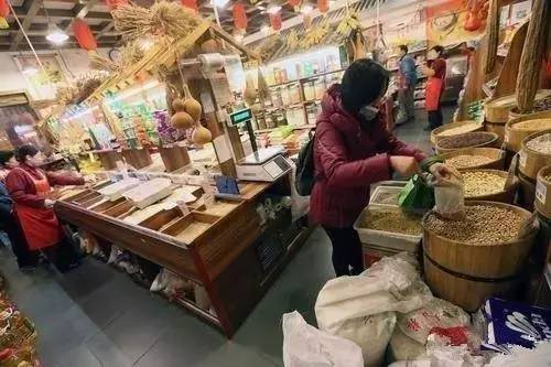 玲妹红油米粉店，居民心中的小食堂